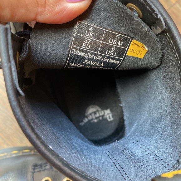 Dr. Martens boots - Picture 5 of 7